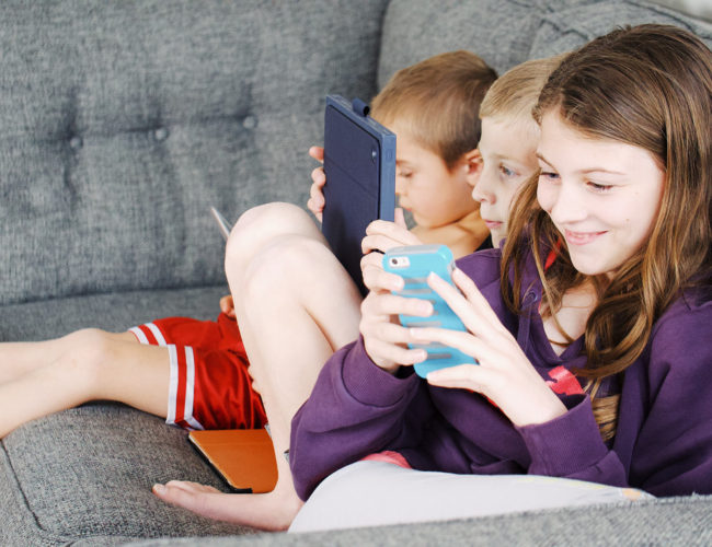 ¿Porqué los padres debemos de tener cuidado con nuestros hijos y la tecnología en esta cuarentena?